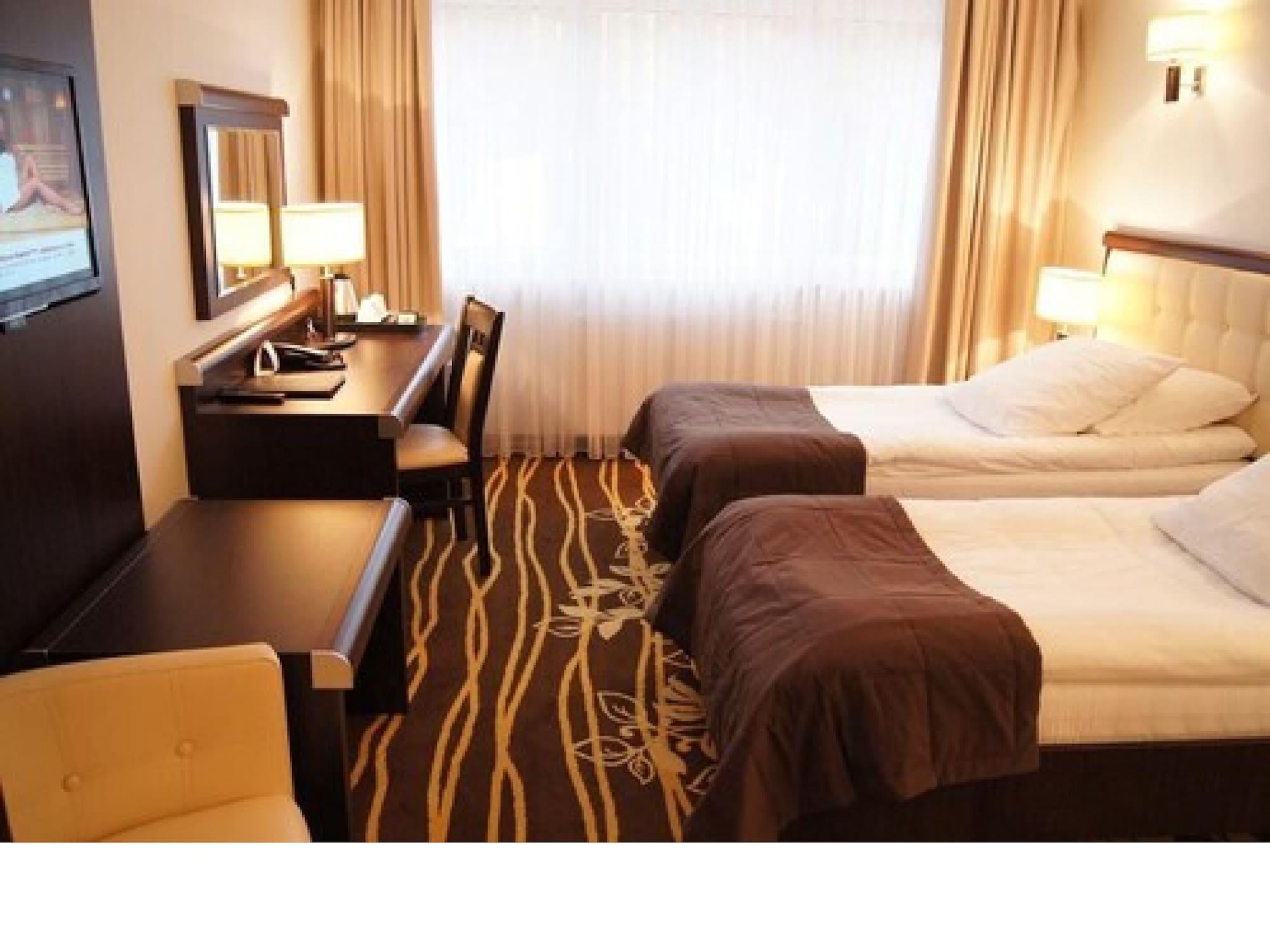 Hotel Business Faltom Gdynia Rumia Bagian luar foto