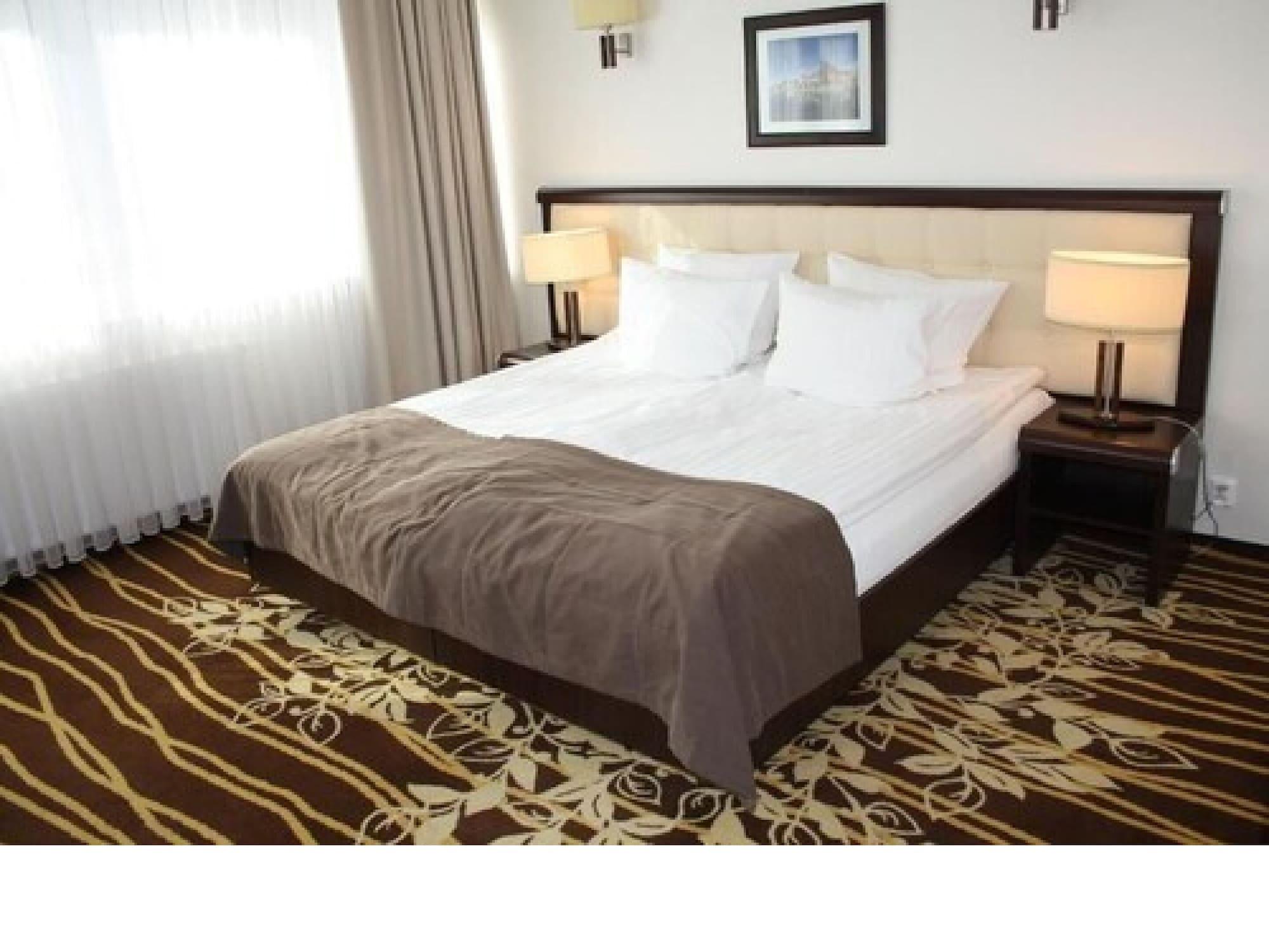 Hotel Business Faltom Gdynia Rumia Bagian luar foto