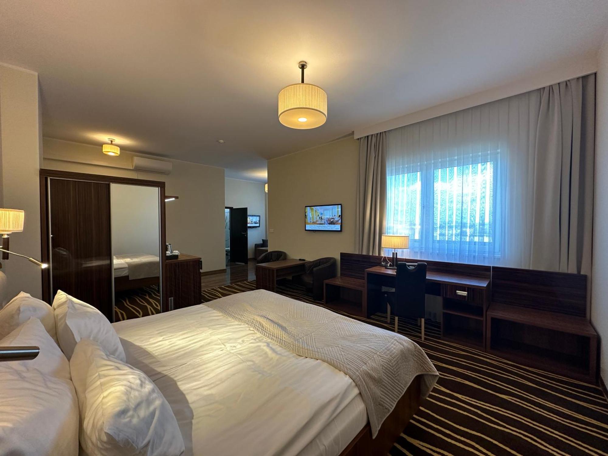 Hotel Business Faltom Gdynia Rumia Bagian luar foto