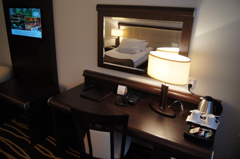 Hotel Business Faltom Gdynia Rumia Bagian luar foto