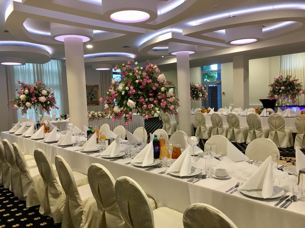 Hotel Business Faltom Gdynia Rumia Bagian luar foto