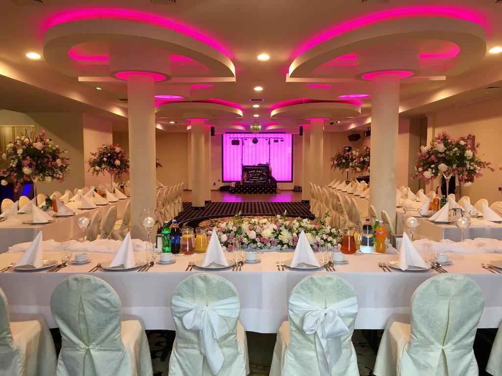 Hotel Business Faltom Gdynia Rumia Bagian luar foto