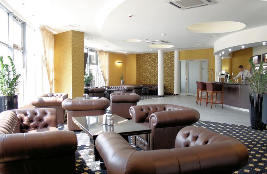 Hotel Business Faltom Gdynia Rumia Bagian luar foto