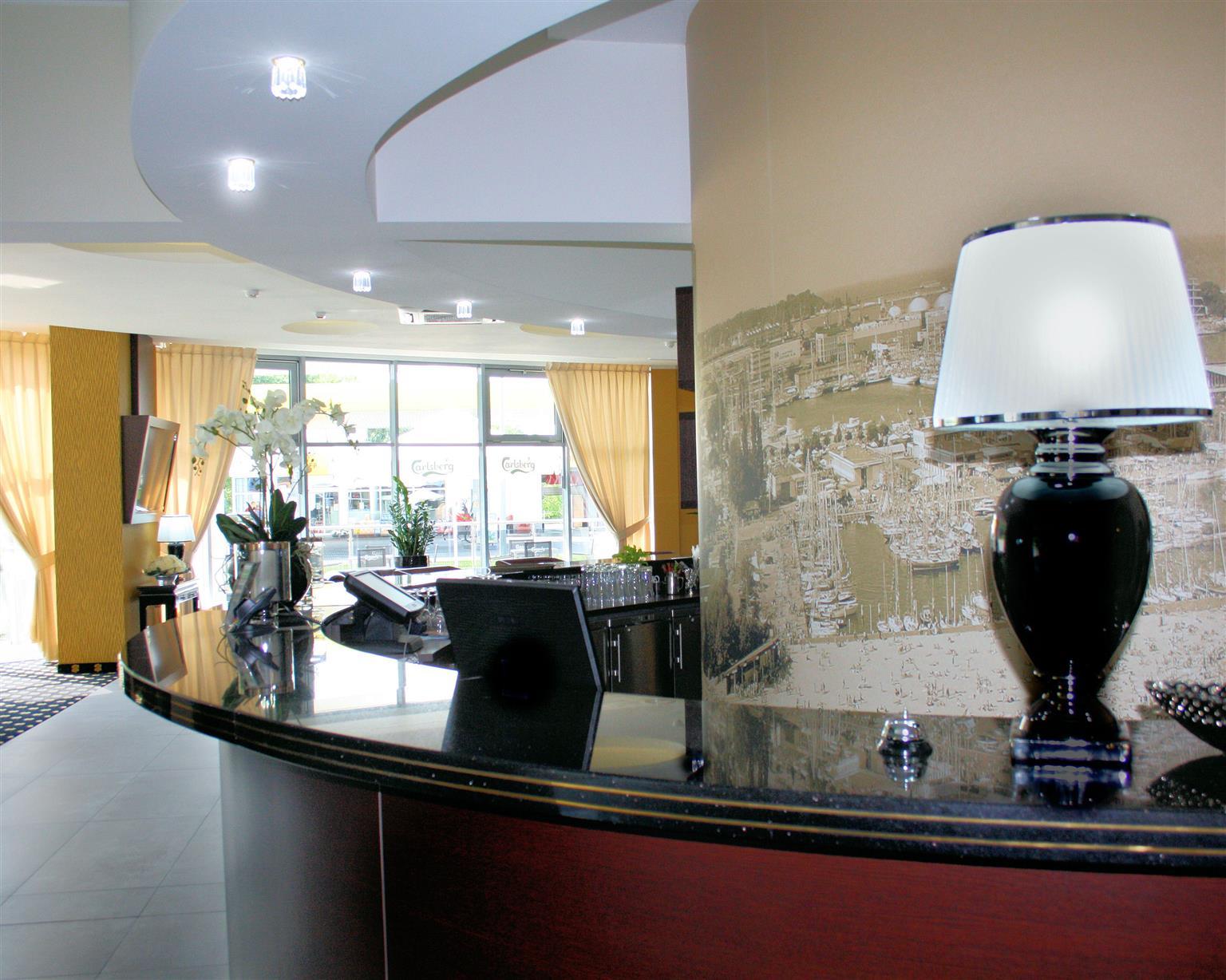 Hotel Business Faltom Gdynia Rumia Bagian luar foto